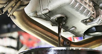 Какую ошибку делают владельцы автомобилей при замене трансмиссионного масла?