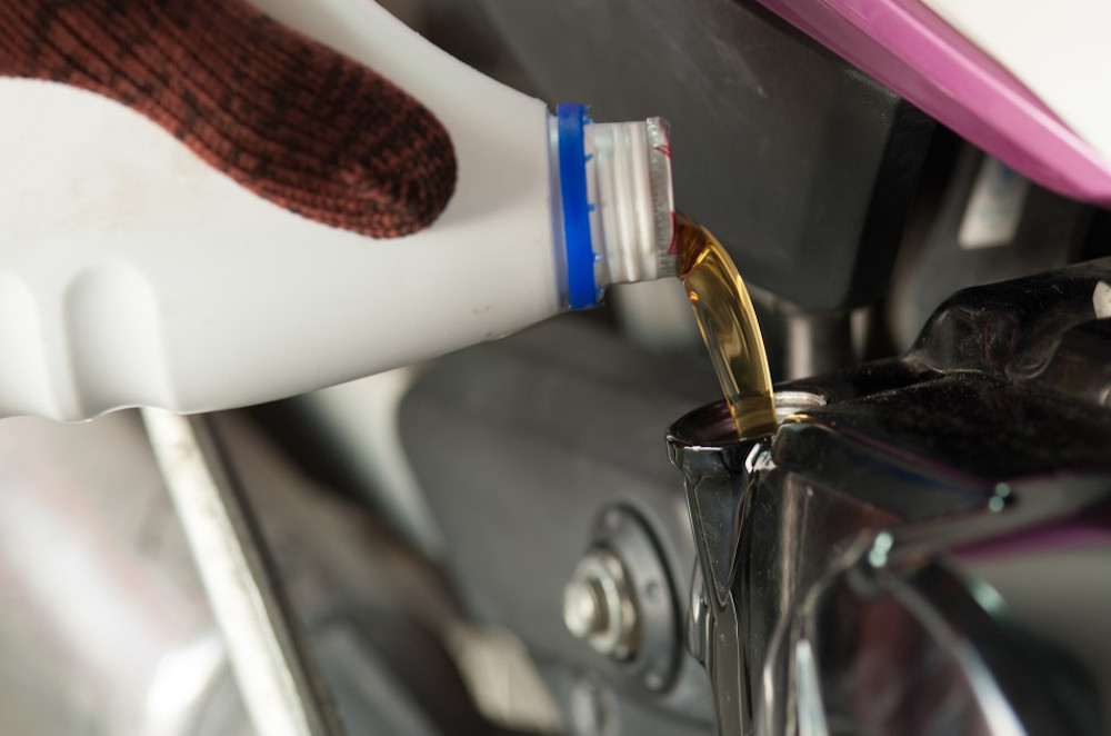 can-i-put-car-engine-oil-in-my-motorcycle-engine-61ab4c893a026.jpeg can-i-put-car-engine-oil-in-my-motorcycle-engine-61ab4c893a026.jpeg