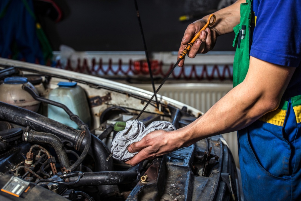 top up engine oil level