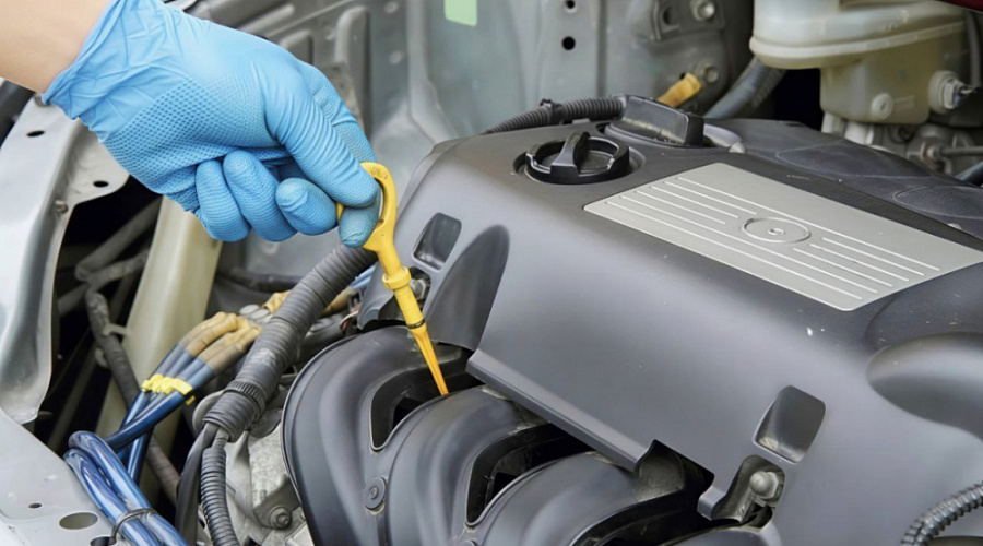 Перелив масла в двигатель: чем грозит и как избежать