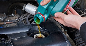 Синтетическое моторное масло: советы по выбору