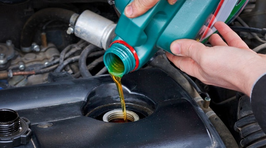 Синтетическое моторное масло: советы по выбору