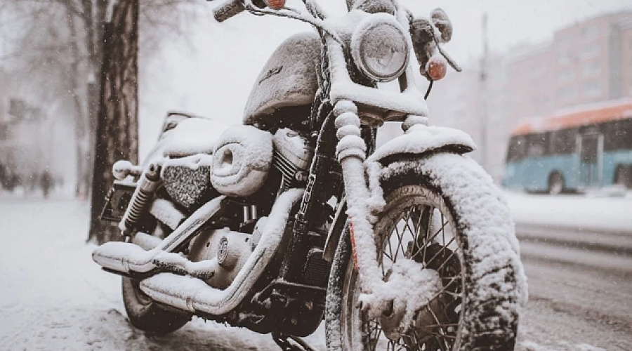 Как подготовить мотоцикл к «зимовке» в гараже?